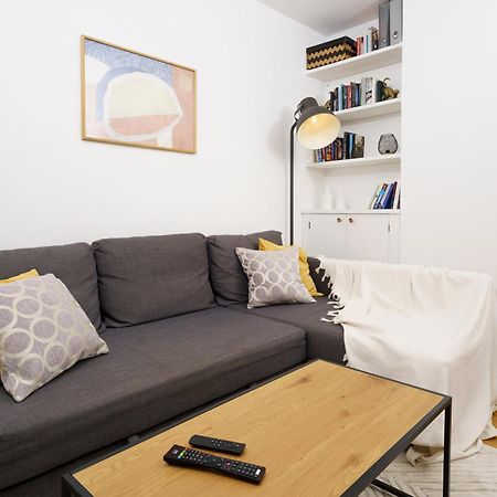 לונדון Lovely Apartment In Victoria Park Village מראה חיצוני תמונה