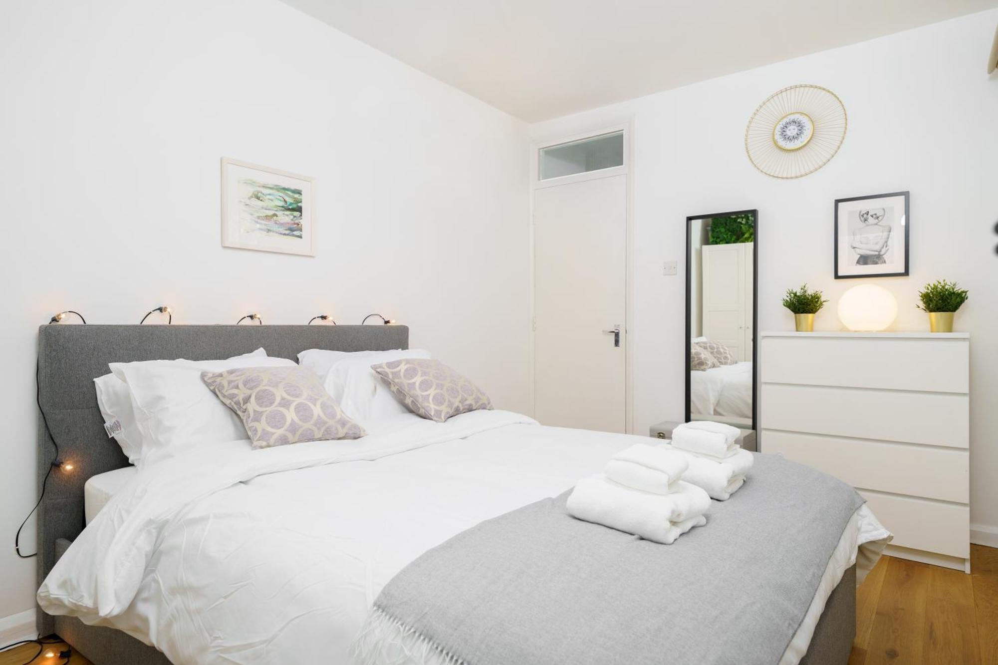 לונדון Lovely Apartment In Victoria Park Village מראה חיצוני תמונה