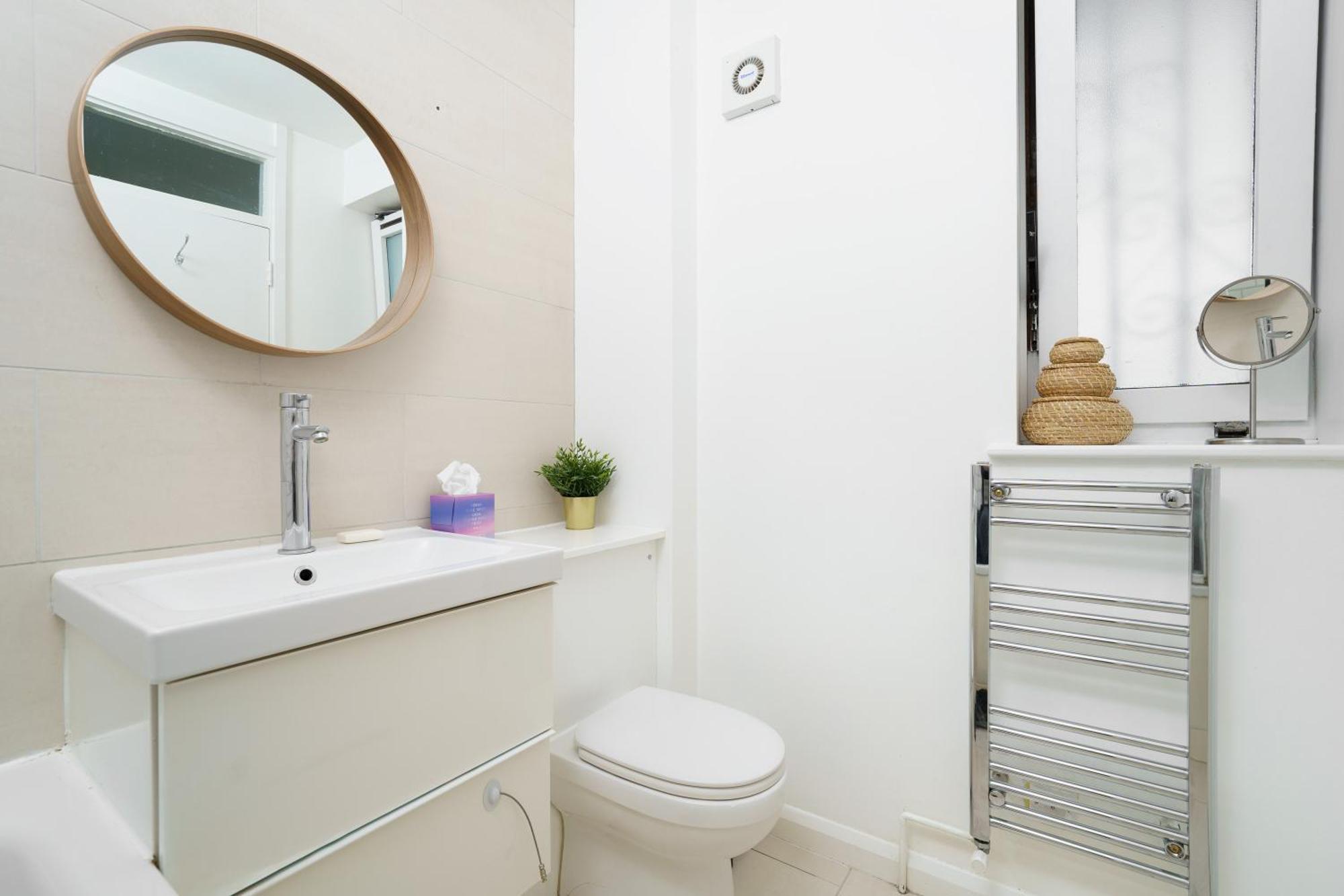לונדון Lovely Apartment In Victoria Park Village מראה חיצוני תמונה