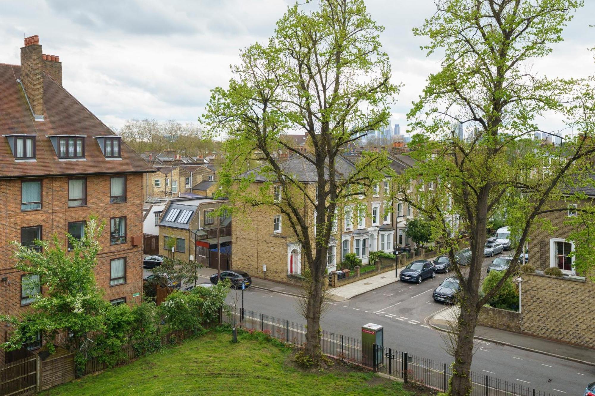 לונדון Lovely Apartment In Victoria Park Village מראה חיצוני תמונה